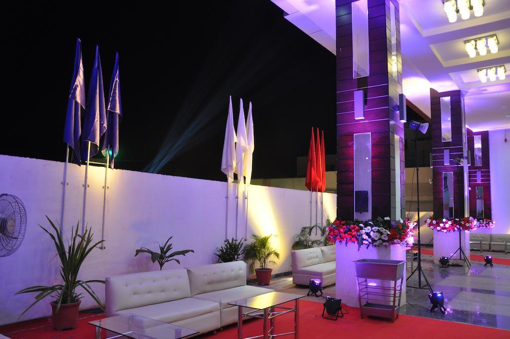 Karnāl Hotel Prem Plaza المظهر الخارجي الصورة