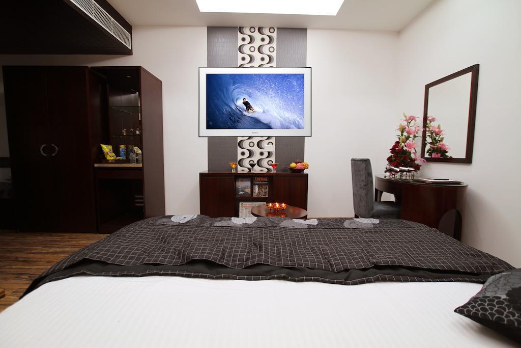 Karnāl Hotel Prem Plaza المظهر الخارجي الصورة