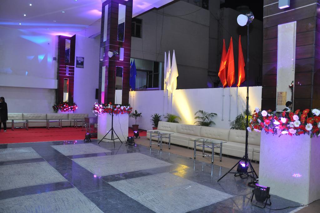 Karnāl Hotel Prem Plaza المظهر الخارجي الصورة