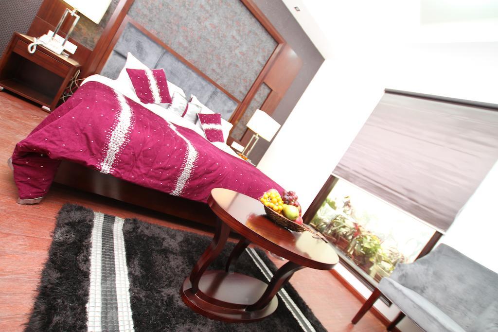 Karnāl Hotel Prem Plaza المظهر الخارجي الصورة
