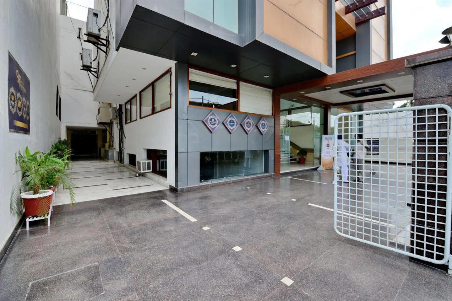 Karnāl Hotel Prem Plaza المظهر الخارجي الصورة