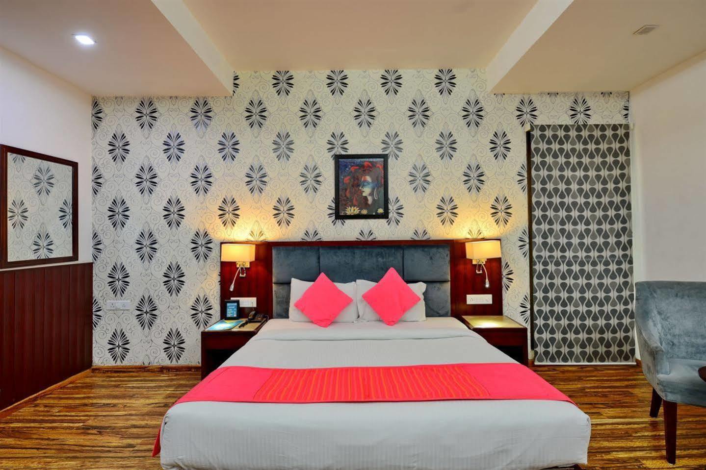 Karnāl Hotel Prem Plaza المظهر الخارجي الصورة