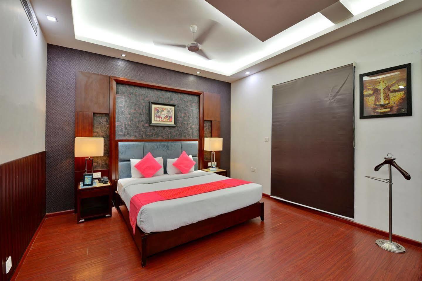 Karnāl Hotel Prem Plaza المظهر الخارجي الصورة